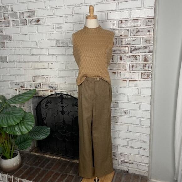 Vintage 90s Mock Neck Camel Tan Sleeveless Zip Detail Diamond Knit Sweater - Picture 2 of 9